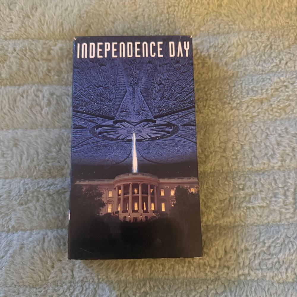 Independence Day (1996) VHS – Will Smith Sci-Fi Classic | Excellent Condition